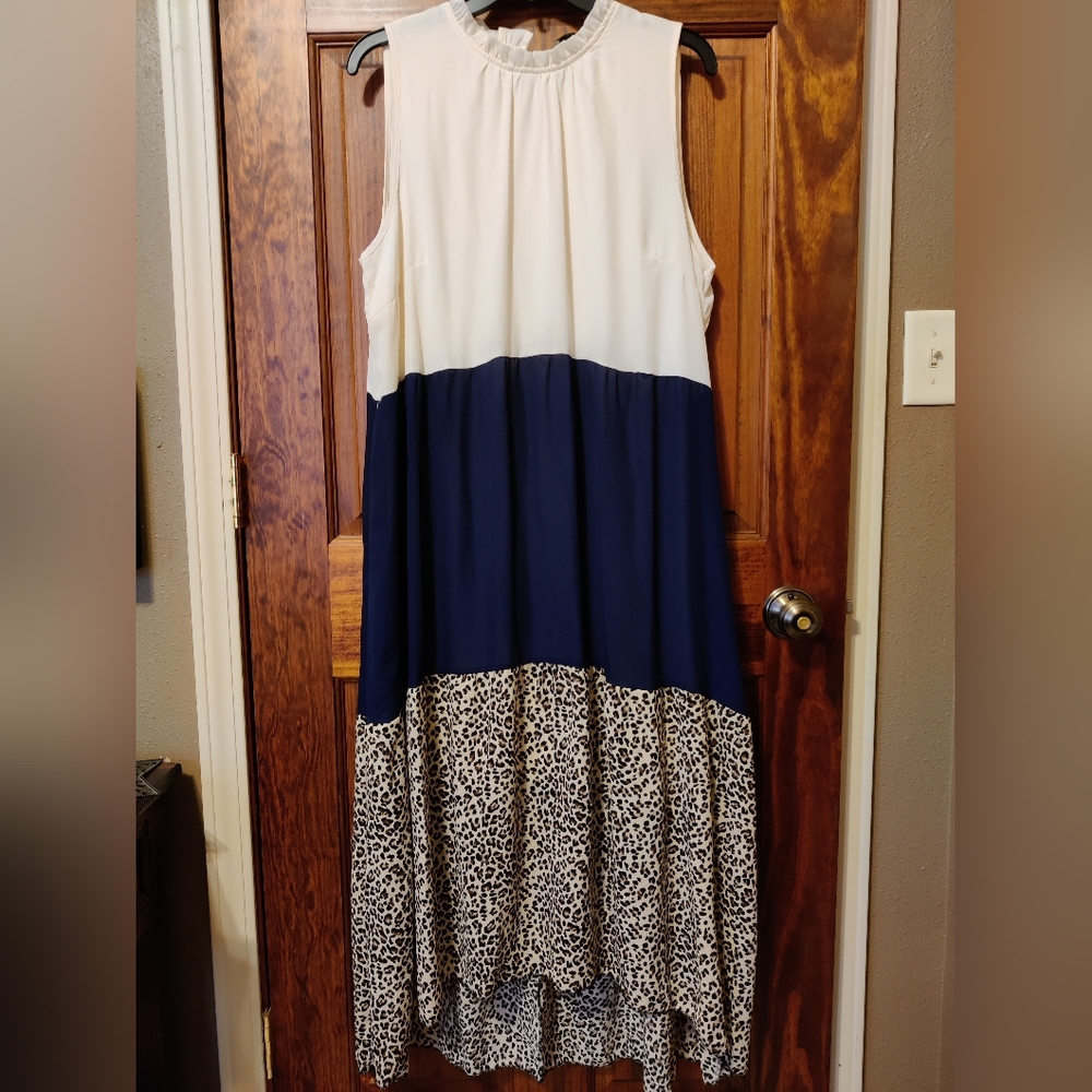 Elegant Navy and White Leopard Print Dress